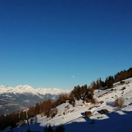 Near Lift 4 Vallees *